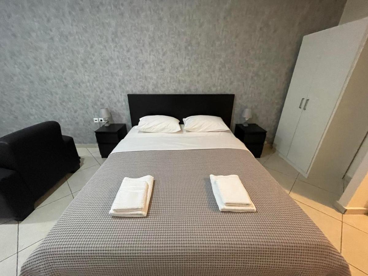 Avr Airport Deluxe Suites 4 Markopoulo Mesogaias Экстерьер фото