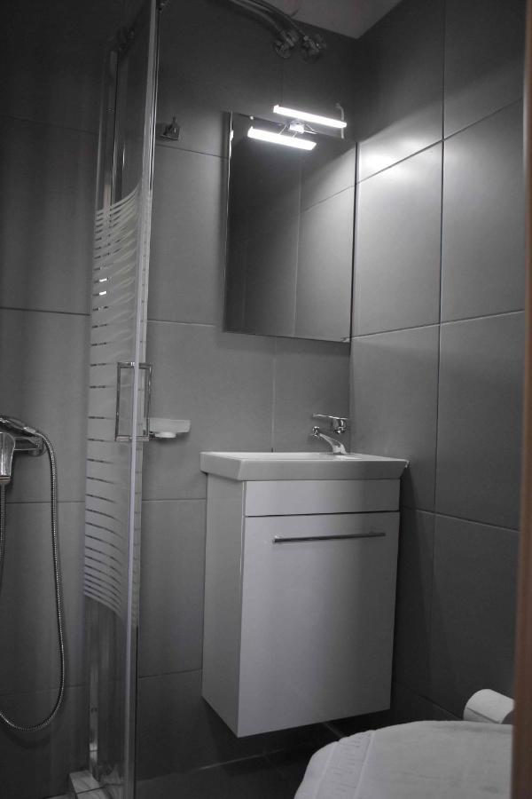 Avr Airport Deluxe Suites 4 Markopoulo Mesogaias Экстерьер фото